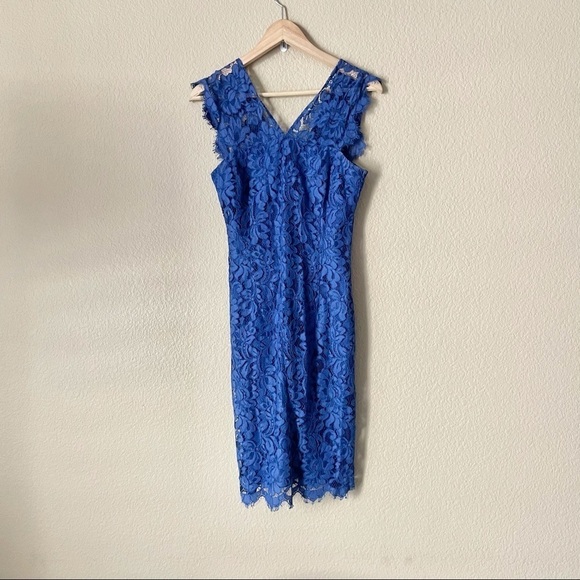 Set Scalloped Lace Dress - Picture 1 of 4